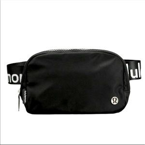 NWT Lululemon Everywhere Belt Bag - Blk/White *Logo
